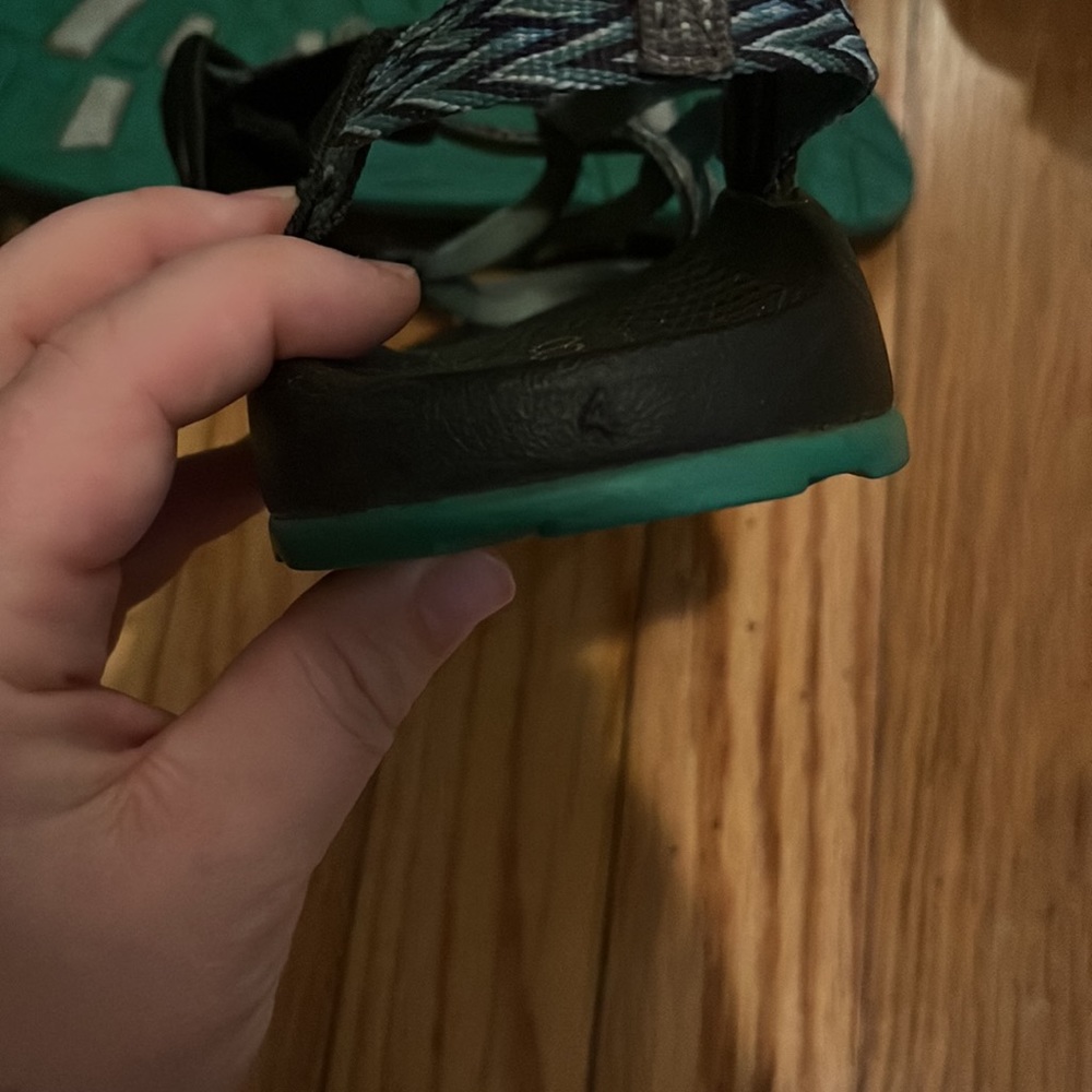 Chacos size 4 Kids (fits similar to a size 6/6.5 W) - Picture 5 of 5